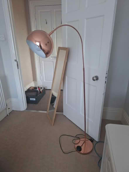 Photo of free Lamp (Le142dx) #1