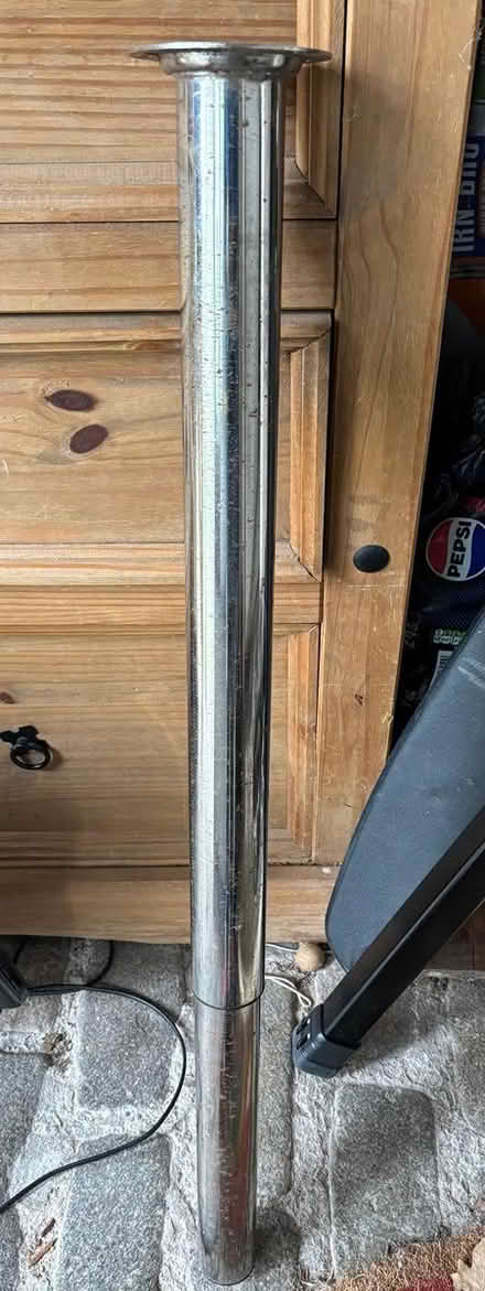 Photo of free Extendable breakfast bar table leg (EH25, Roslin) #1
