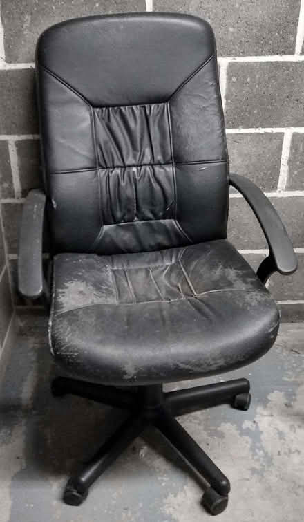 Photo of free Office chair - black (Leyburn DL8) #1