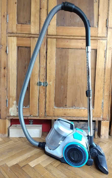 Photo of free Vax vacuum cleaner (SW11 5) #2