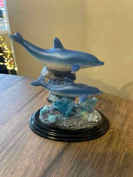 Photo of free Dolphin Statue (GL50) #1