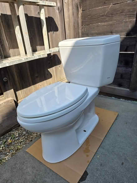Photo of free Toto Toilet (Marinwood (San Rafael)) #1