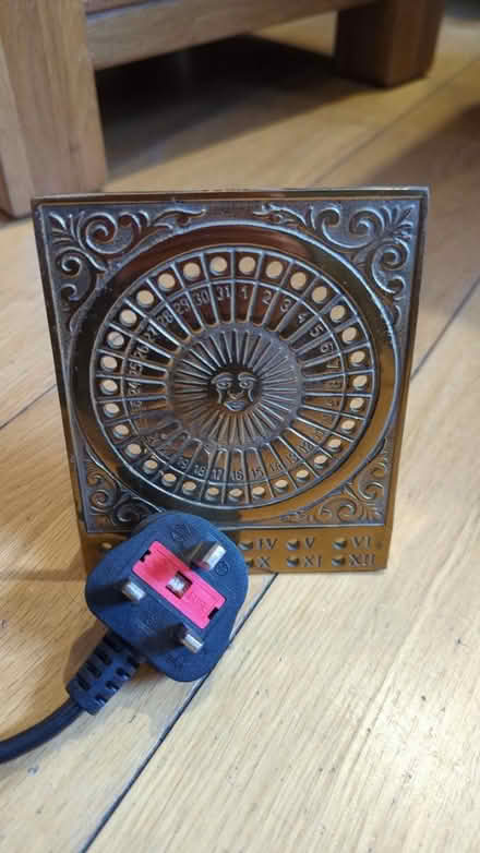 Photo of free Beautiful brass perpetual calendar (norbiton KT2) #2