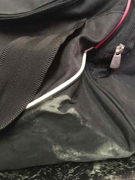 Photo of free Famous Grouse Whiskey sports/travel bag (Slyfield GU1) #3