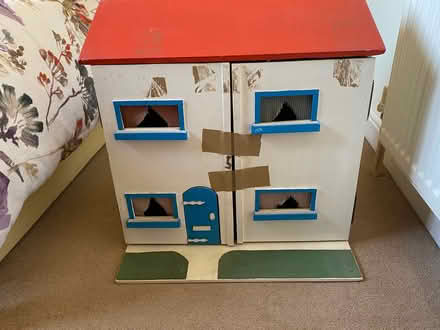 Photo of free LS8 - Dolls house with some furniture (Roundhay LS8) #1