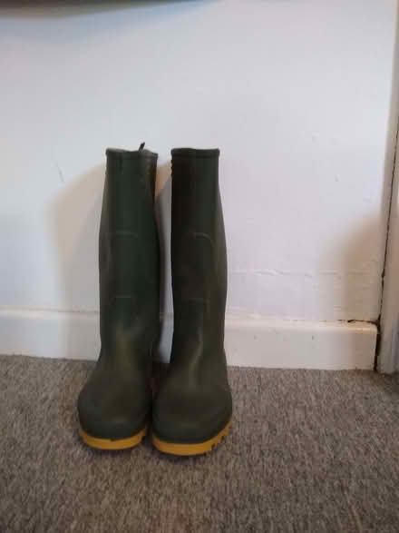 Photo of free Wellington boots - Gumboots Size 9 (Emsworth PO10) #2