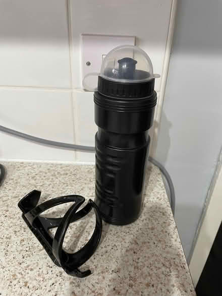 Photo of free New bike bottle and holder (Thringstone LE67) #1