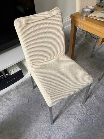 Photo of free 4 dinning chairs (Sl4 3en) #1