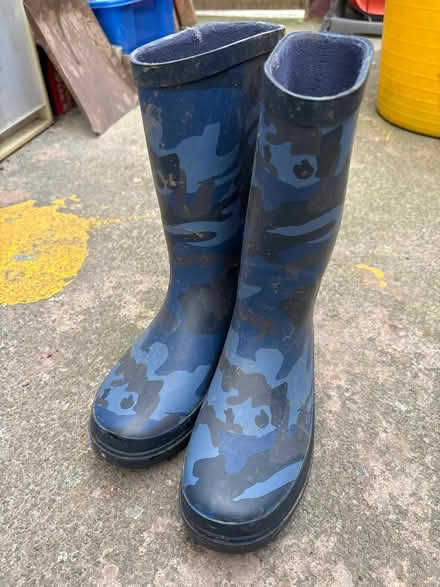 Photo of free Camo wellies size 4 (M20 east didsbury) #1