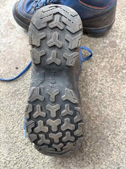 Photo of free Kids hiking boots - size 5 (M20 east didsbury) #3