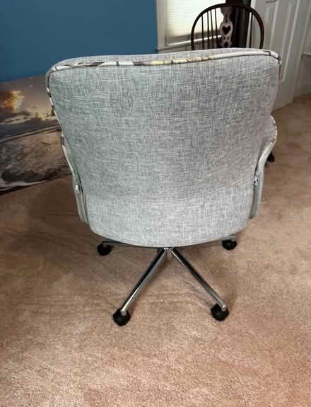 Photo of free Grey rolling desk chair (6501 Fallwind Lane Bethesda) #2