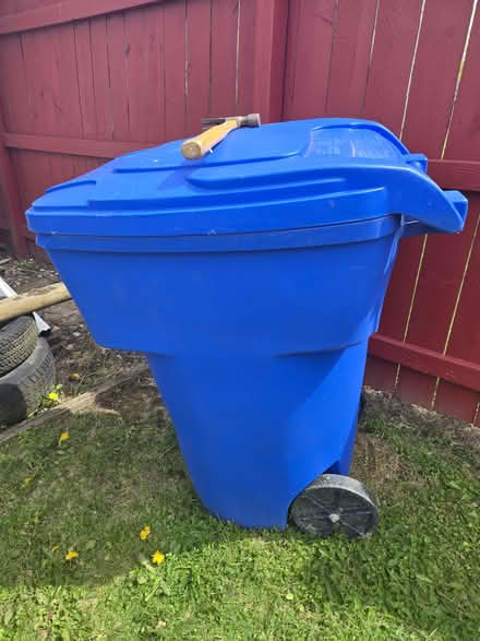 Photo of free Outdoor Garbage Can (Streamwood near HS) #1