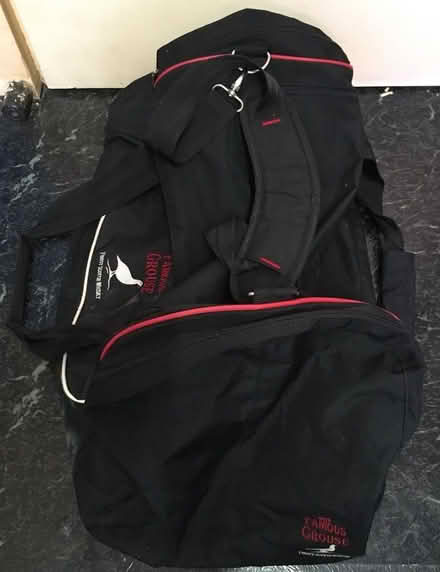 Photo of free Famous Grouse Whiskey sports/travel bag (Slyfield GU1) #4