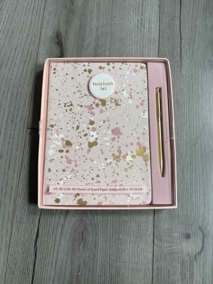 Photo of free Small notebook set (Mill Hill NW7) #1