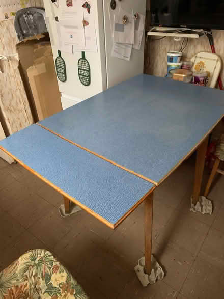Photo of free Kitchen table (extendable) & 3 chairs (Upton Park E6) #3