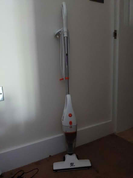 Photo of free Superlex 2 In 1 Bagless Stick Vac (Holland Park W11) #1