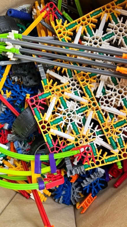 Photo of free assorted K'nex building pieces (Petworth) #1