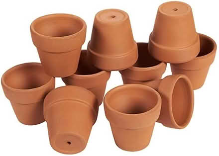 Photo of Unglazed ceramic plant pot (Pilrig EH6) #1