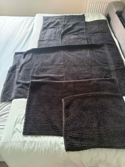 Photo of free Black towel and Matt set no 1 (South Croydon CR2) #1