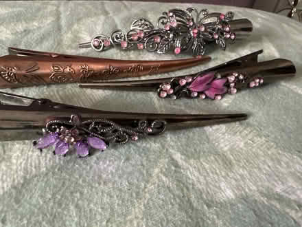 Photo of free 4 x metal hair clips (Ashford TW15) #3