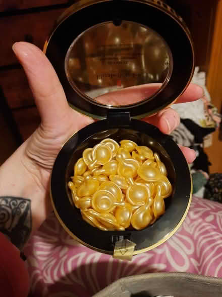 Photo of free Elizabeth Arden Ceramide capsules (L19 Garston) #4