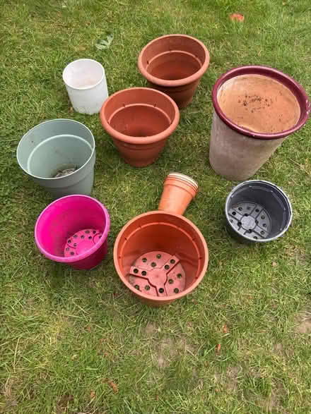 Photo of free Various garden pots (Brookwood GU24) #2