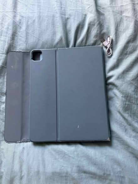 Photo of free iPad Bluetooth keyboard - rechargeable (South Croydon CR2) #3