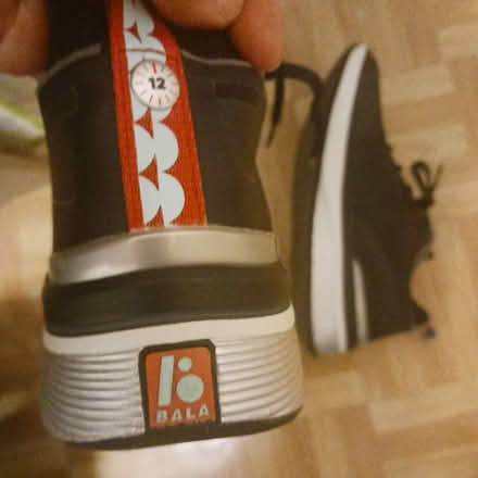 Photo of free Sneakers, 8. Women's. Black. Med (West Village by 10 Downing St) #2