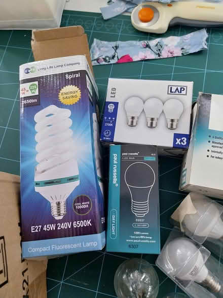 Photo of free Energy saving light bulbs (AL7 Welwyn Garden City) #3