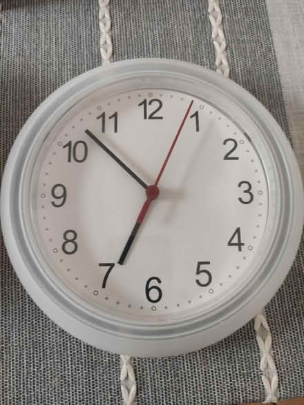 Photo of free Wall clock (Frechville) #1