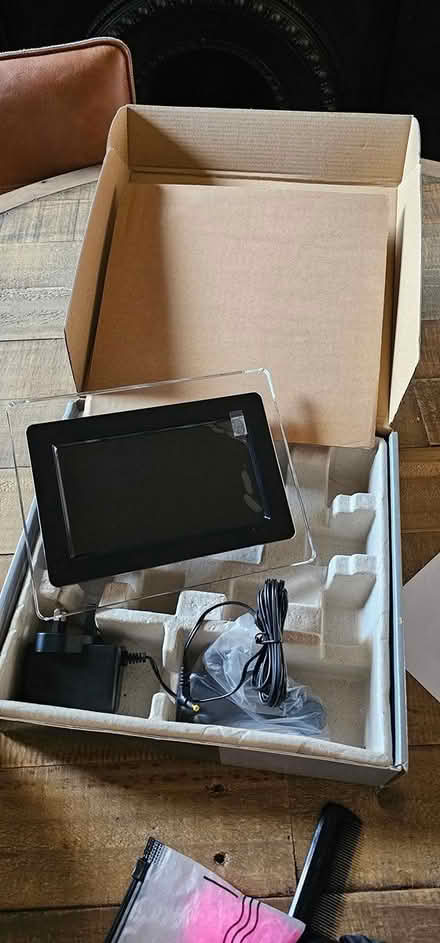 Photo of free Digital photo frame (Bootle merseyside) #3
