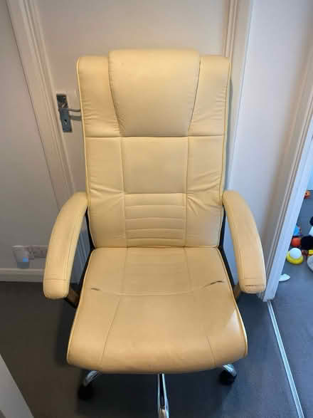 Photo of free OfficeChair (TW12, Hampton) #1