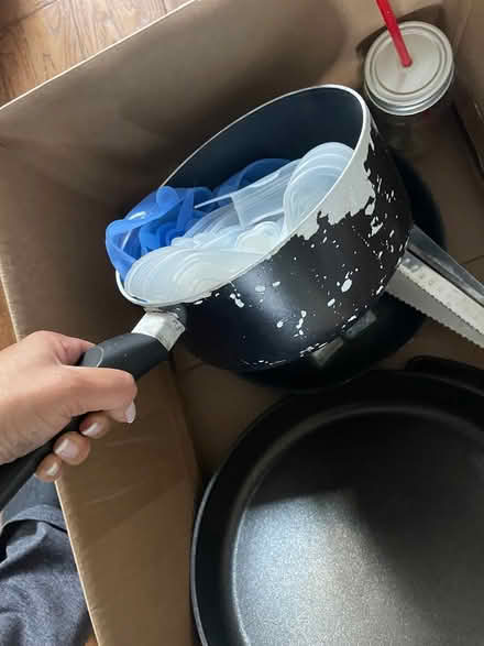 Photo of free Kitchen pans and bits (SE16) #3