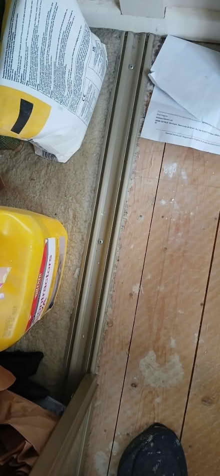 Photo of free Mirrored built in wardrobe (Manningtree) #3