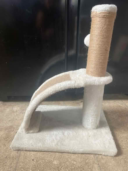 Photo of free Cat scratching post (OX44 nuneham) #1