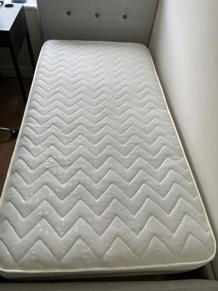 Photo of free Single mattress (BR2) #1