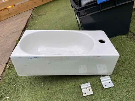 Photo of free Sink with fixings (Clifton CA10) #1