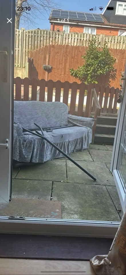 Photo of free Settee (Bradford) #1