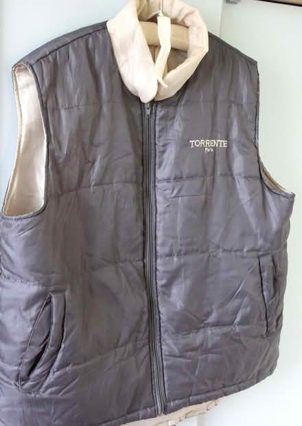 Photo of free Padded Gilet Khaki & Cream Medium (BH12) #1