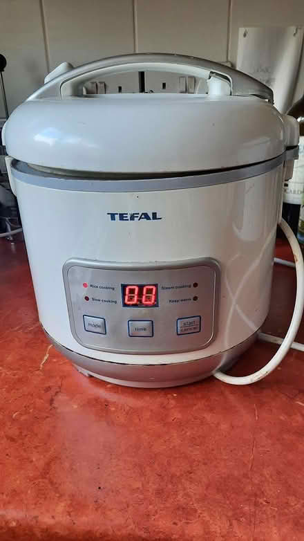 Photo of free Small tefal rice and slow cooker (Close to Wrexham Centre) #1