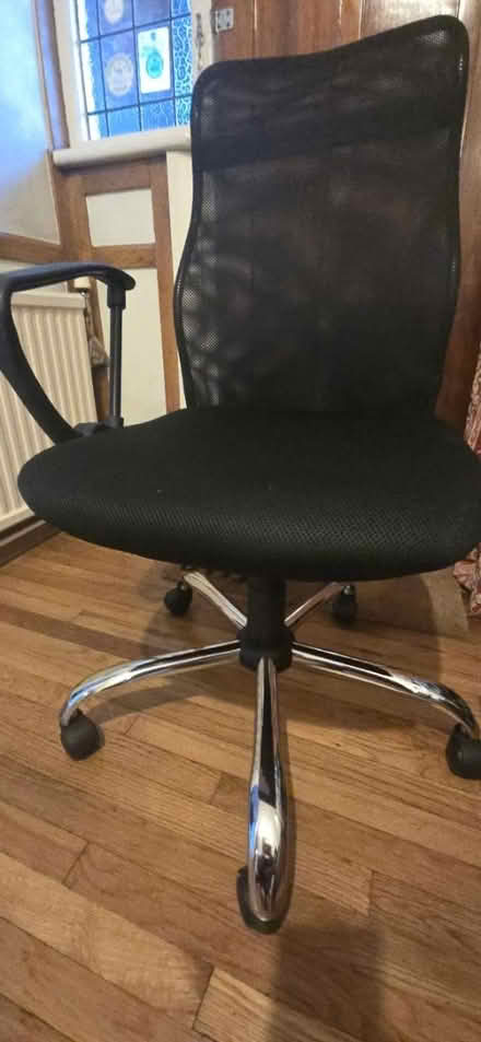 Photo of free Desk chair (Hook roundabout KT9) #1