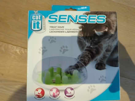 Photo of free Collection of cats toys/bed (W12 Shepherd's Bush) #2