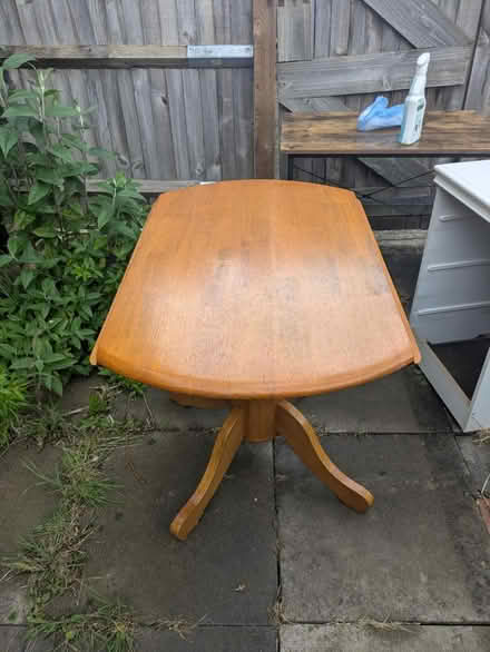 Photo of free Extendable table (St albans) #1