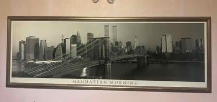 Photo of free New York skyline picture + frame (Tolworth) #1