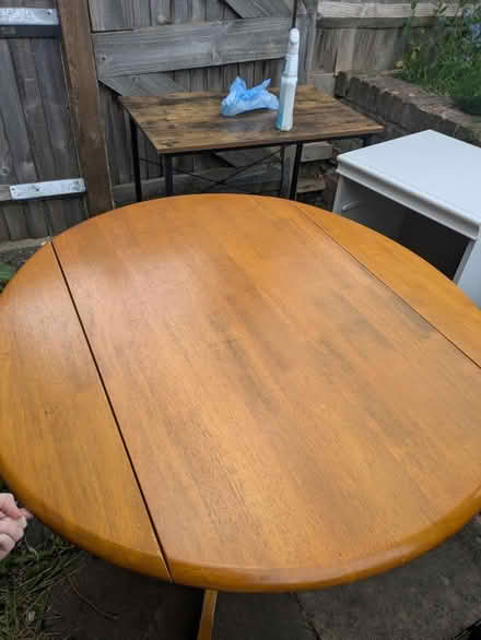 Photo of free Extendable table (St albans) #2