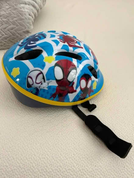 Photo of free Spidey and Amazing Friends helmet (Al109sa) #1