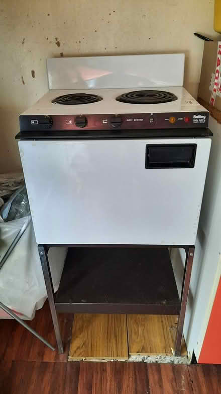 Photo of free Baby Belling 2-Ring TableTop cooker (Close to Wrexham Centre) #1
