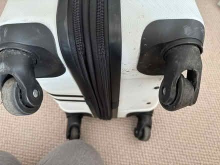 Photo of free IT wheeled suitcase with expander (Waddon CR0) #3