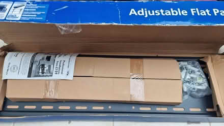 Photo of free tv adjustable flat panel wall mount (Neithrop OX16) #2