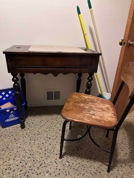 Photo of free “Secretary” or writing desk (Downtown Menlo) #1